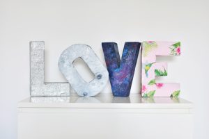 lettres 3D en carton pour déco de mariage