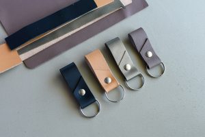 tout pour faire un porte clé en cuir