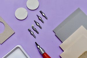 débuter la linogravure avec un kit